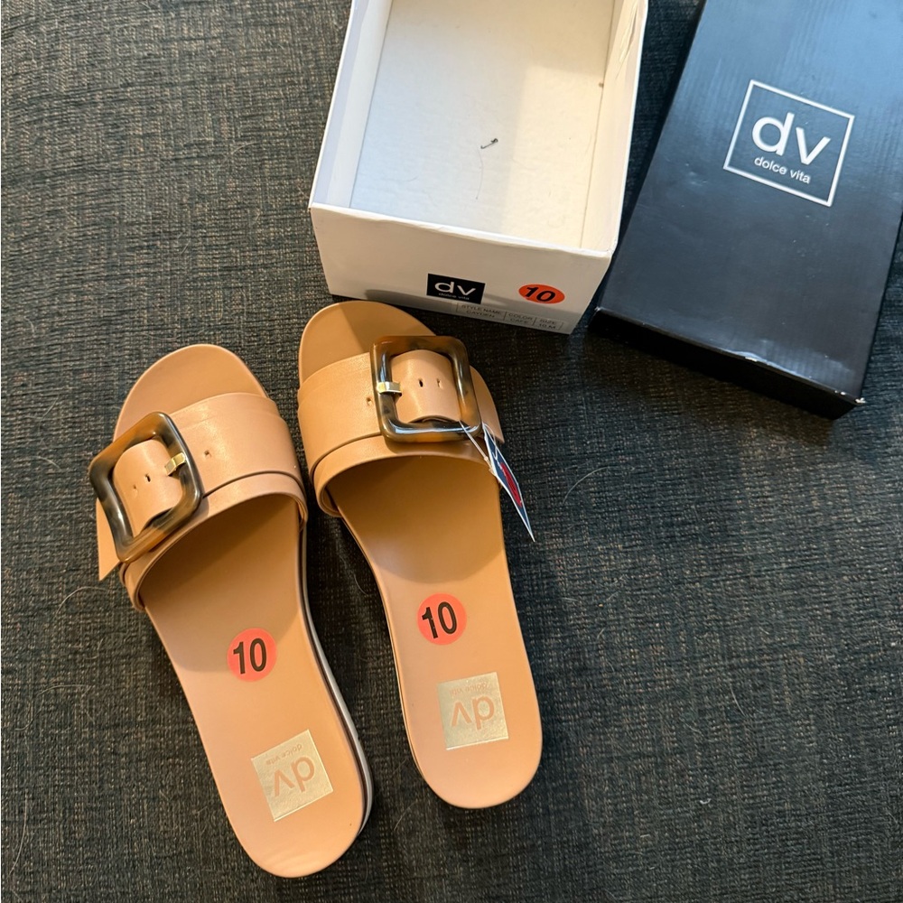 Dolce vita sandals